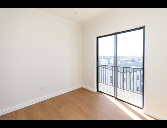 3 BEDROOM APARTMENT FOR SALE IN SANDOWN